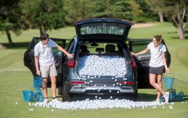 Quantas bolas de golfe cabem na bagageira de um Tarraco?
