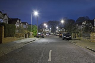 Um em cada cinco britânicos quer proibição imediata de estacionamento na estrada