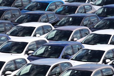 As vendas de automóveis com mais de 10 anos excedem os registos de novos