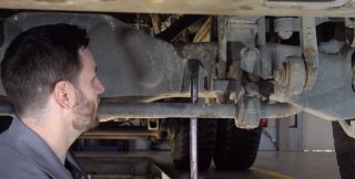 Como realizar a manutenção completa de um camião