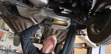 O risco de acidentes de trabalho no setor da reparação automóvel é elevado