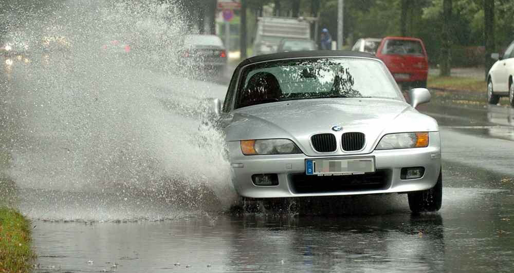 Conselhos úteis para conduzir com chuva