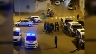 Encerramento de oficina ilegal em Jerez de la Frontera (Cádiz) termina em batalha campal com a Polícia